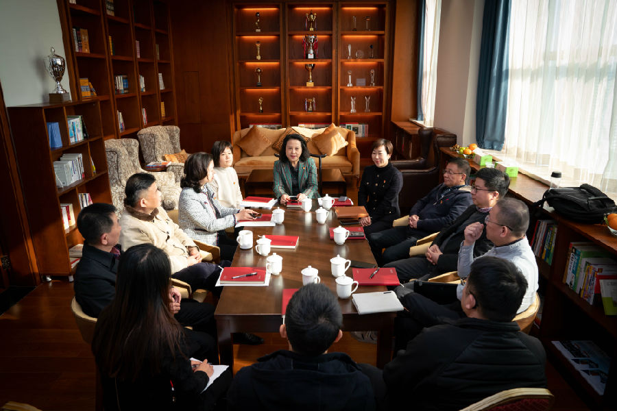 發(fā)揮黨建示范引領作用/寧興控股黨委召開總支、支部書記會議